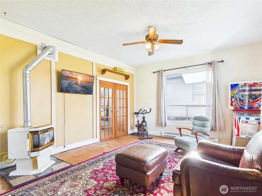 714 Monroe Street, Hoquiam, WA 98550 - #3