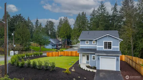 21855 Wavecrest Avenue Ne, Poulsbo, WA 98370