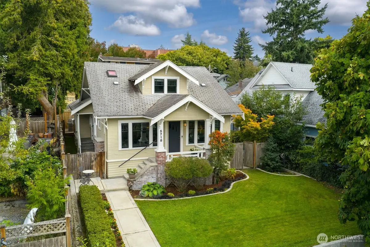 5718 Palatine Avenue N, Seattle, WA 98103 - Image #1