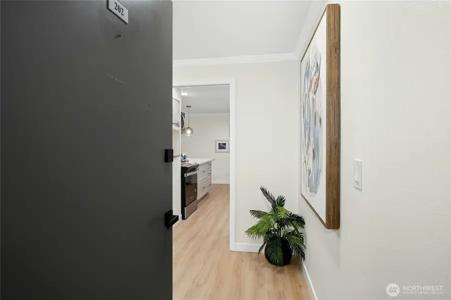 733 Lake Street S #202, Kirkland, WA 98033 - #3