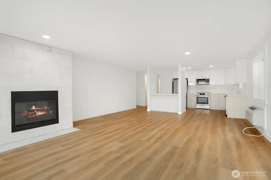 1028 Lakeview Boulevard E #4, Seattle, WA 98102 - #2