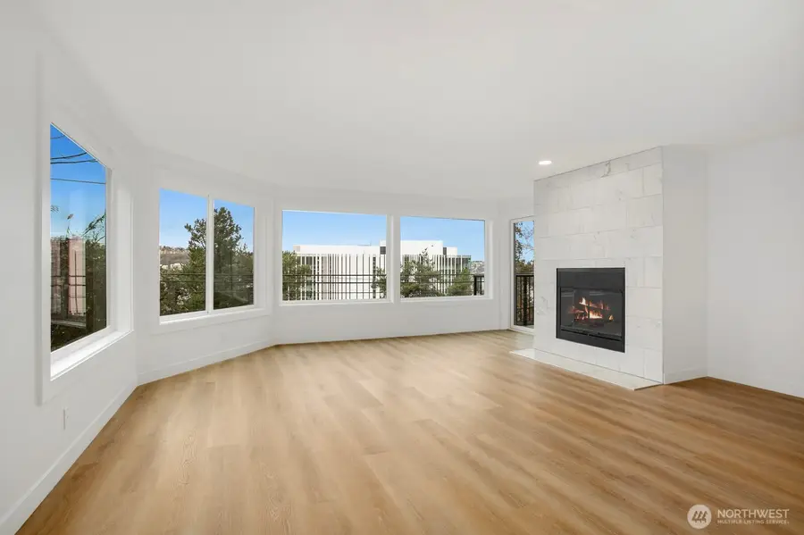 1028 Lakeview Boulevard E #4, Seattle, WA 98102 - #3