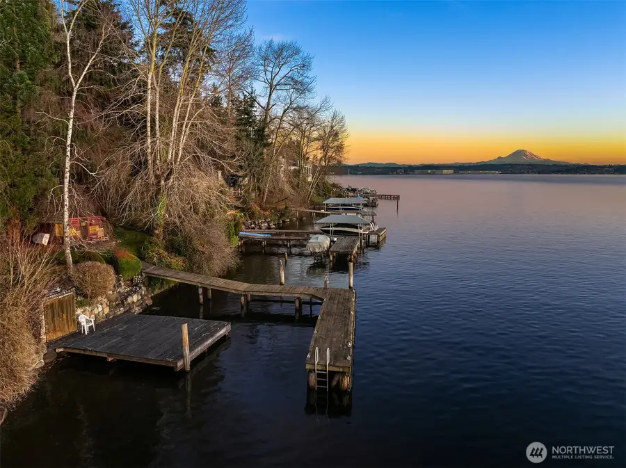 8025 W Mercer Way, Mercer Island, WA 98040 - #3