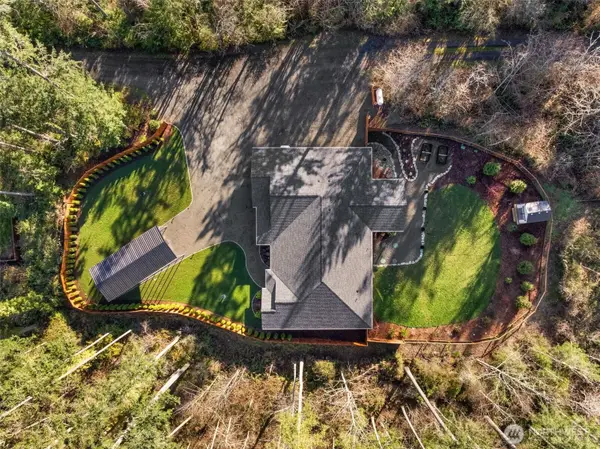 910 11th Avenue, Fox Island, WA 98333