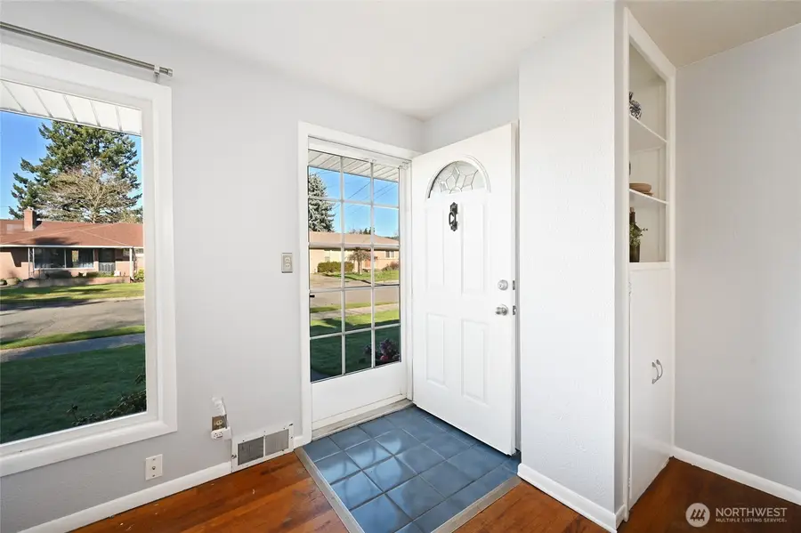 1704 Rainier Street, Sumner, WA 98390 - #2