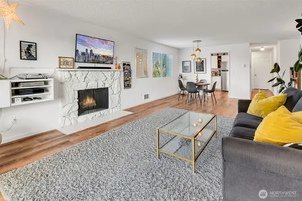 8000 28th Avenue Nw #320, Seattle, WA 98117