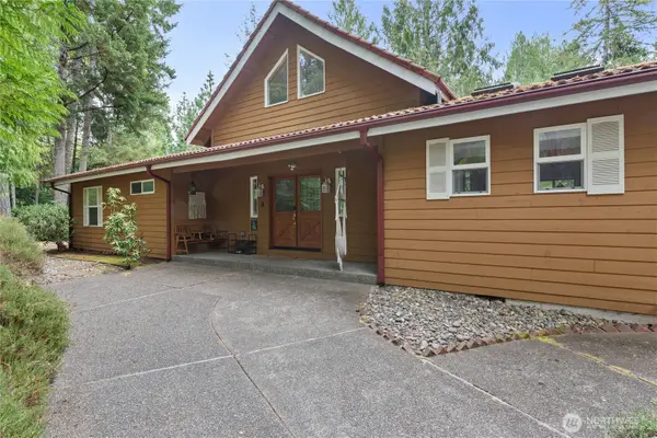 41 E Westlake Place, Allyn, WA 98524