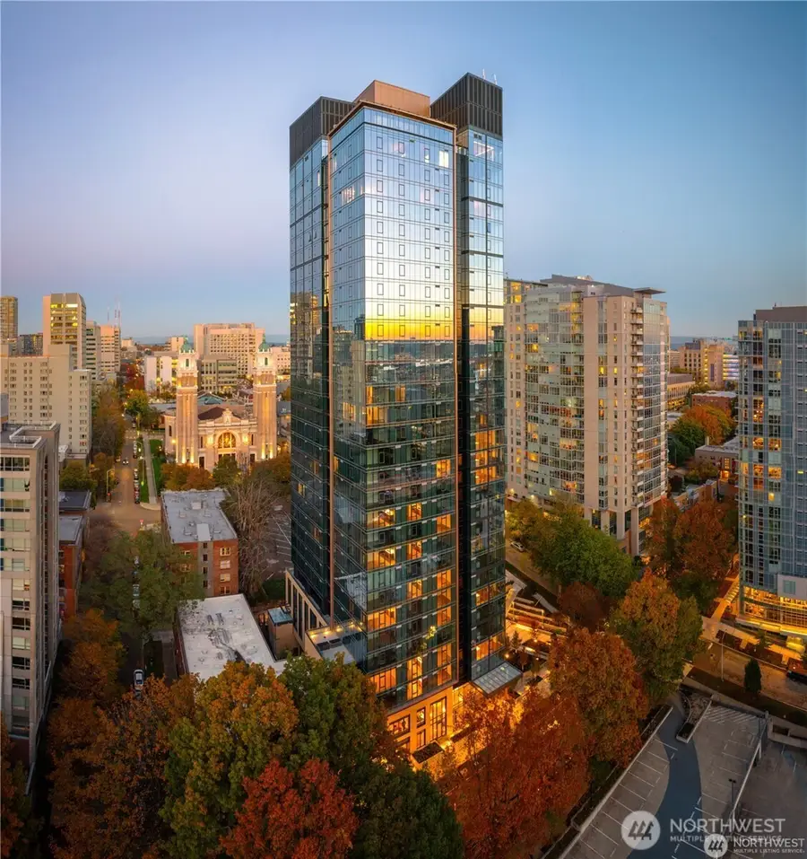 800 Columbia Street #703, Seattle, WA 98104 - Image #3