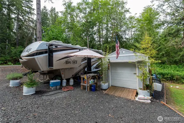 151 E Hillside Drive, Belfair, WA 98528