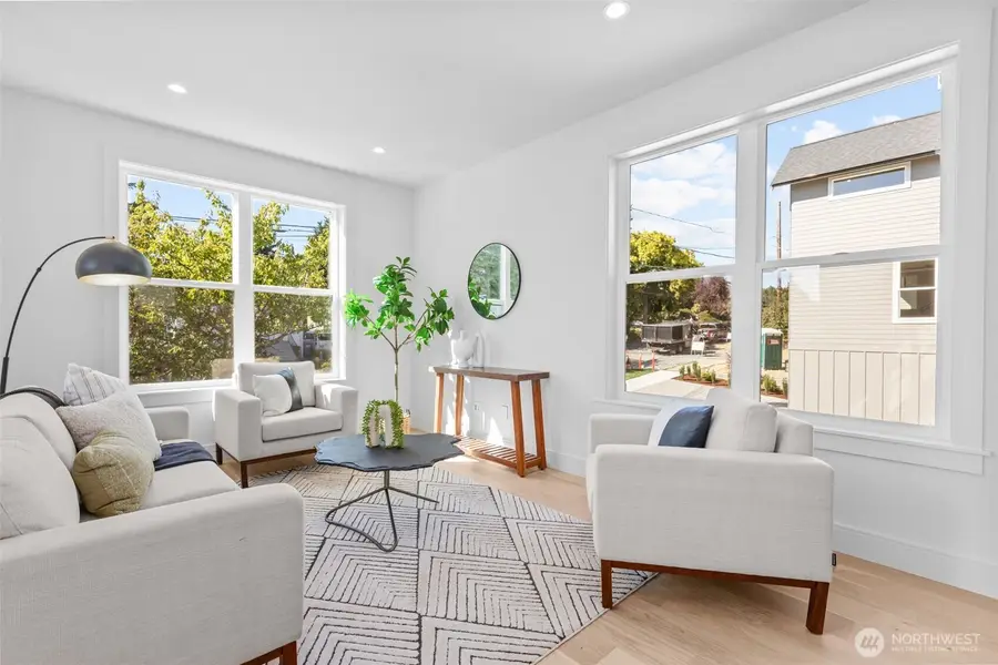 7350 22nd Avenue Nw, Seattle, WA 98117 - #2