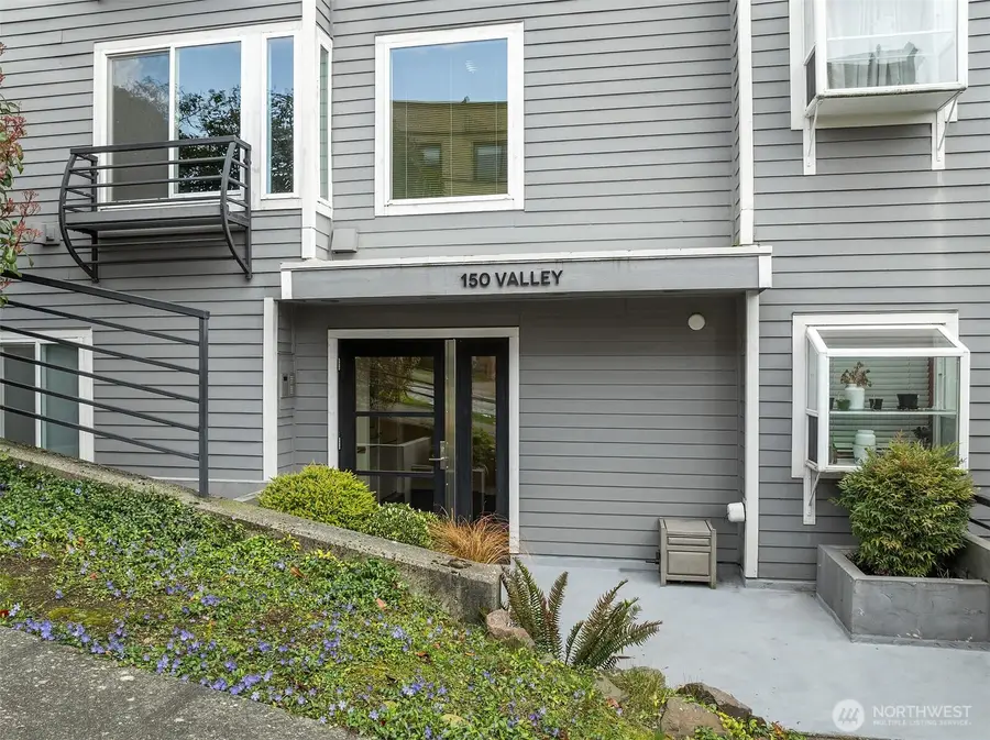 150 Valley Street #302, Seattle, WA 98109 - #3