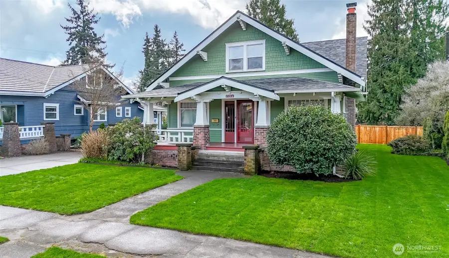 206 5th Avenue Nw, Puyallup, WA 98371 - #2