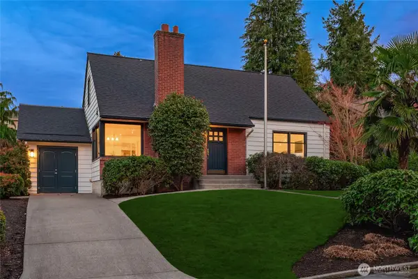 8046 Fairway Drive Ne, Seattle, WA 98115