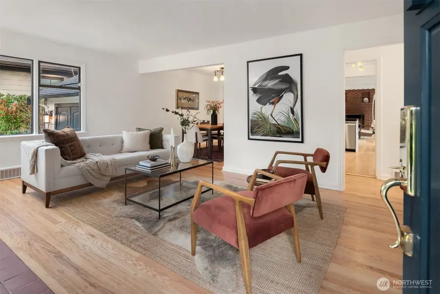 8046 Fairway Drive Ne, Seattle, WA 98115 - #3