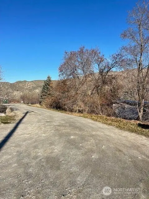 270 Starr Road, Pateros, WA 98846