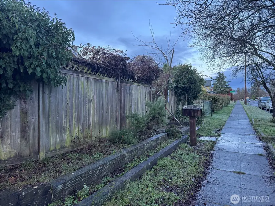 126 W 5th Street, Port Angeles, WA 98362 - #3