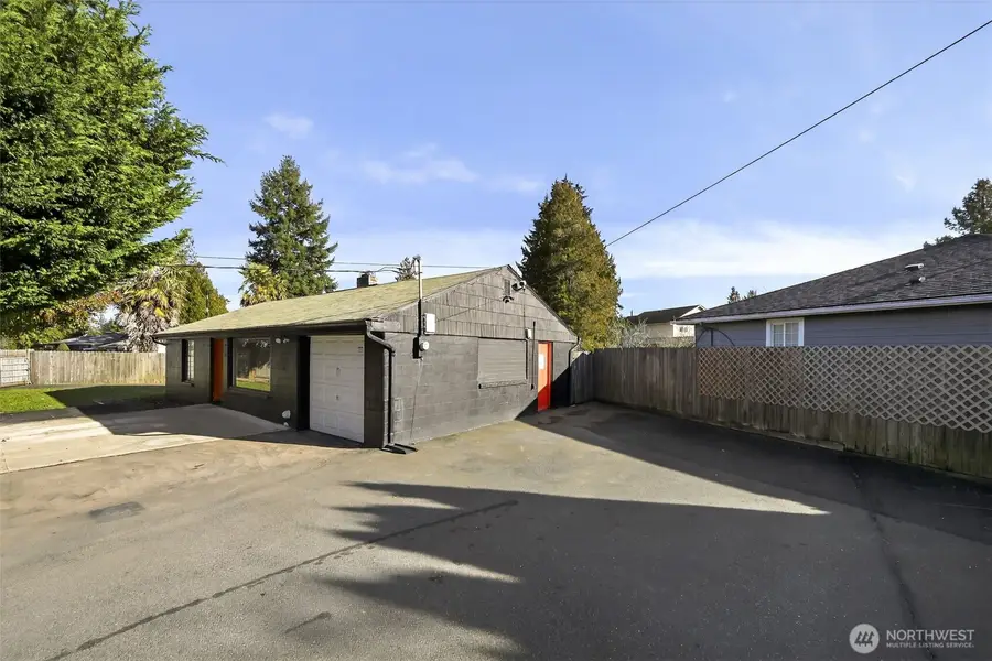 207 S 108th Place, Seattle, WA 98168 - #2