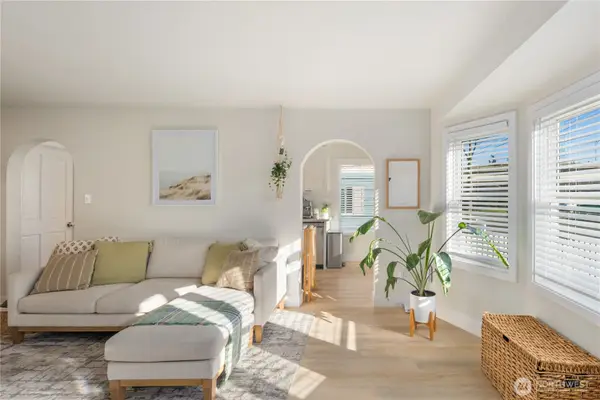 815 NE 2nd Avenue Ne, Puyallup, WA 98372