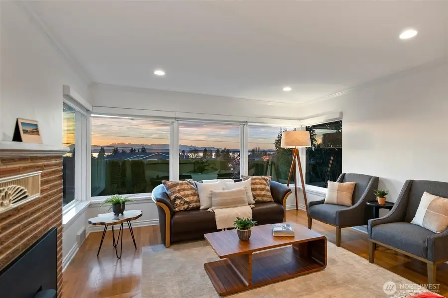 910 9th Avenue N, Edmonds, WA 98020 - #2