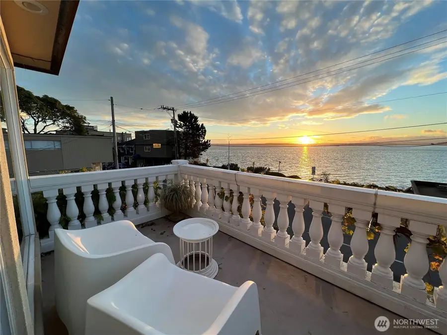 4030 Beach Drive Sw, Seattle, WA 98116 - #3