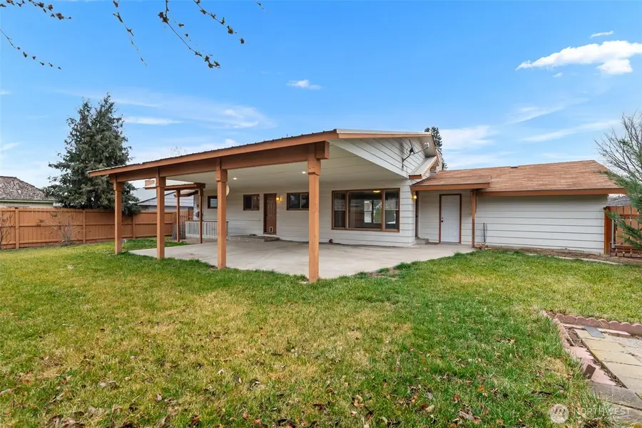 32 Furney Street, Wenatchee, WA 98801 - #2