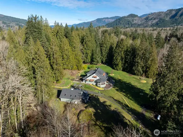 5566 Williams Lake Road, Deming, WA 98244