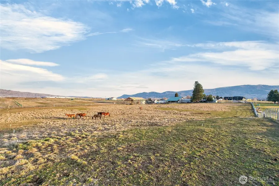 2775 4th Street Se, East Wenatchee, WA 98802 - #3