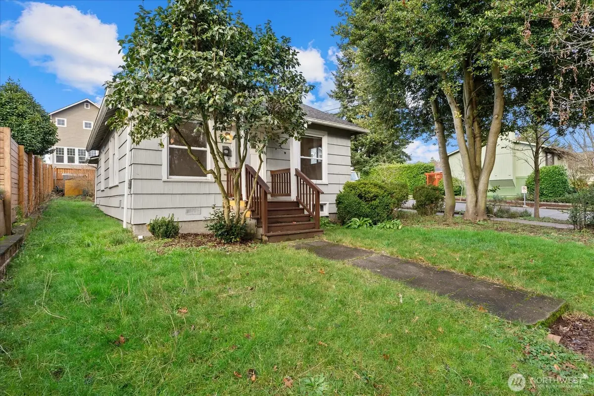 7361 17th Avenue Nw, Seattle, WA 98117 - #1