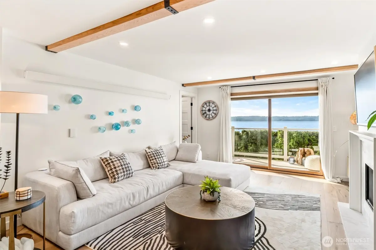 10203 47th Avenue Sw #D2, Seattle, WA 98146 - #1