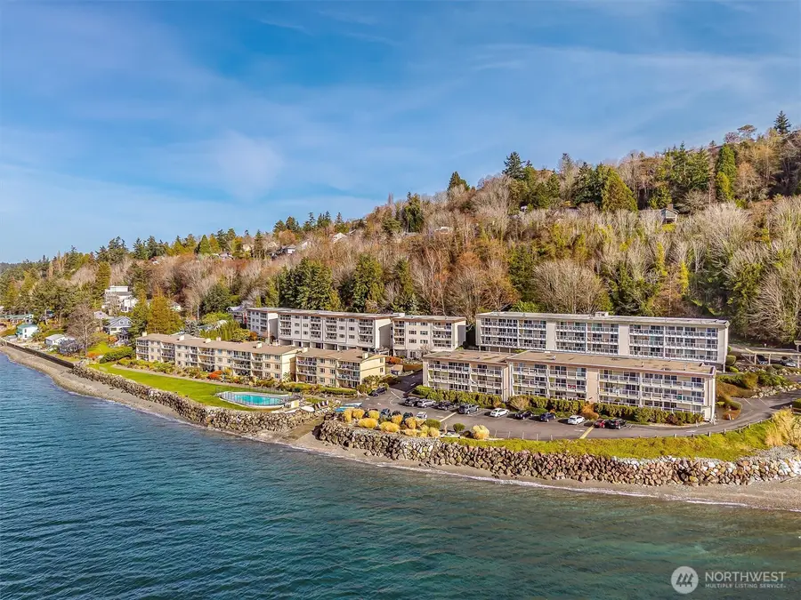 10203 47th Avenue Sw #D2, Seattle, WA 98146 - #3