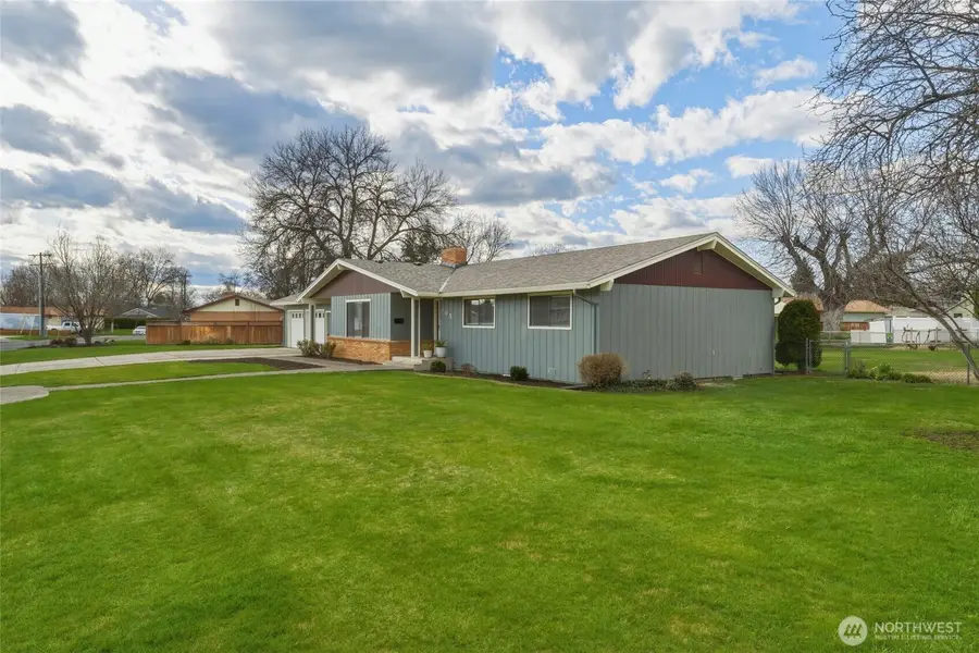 305 NE A Street, College Place, WA 99324 - #3