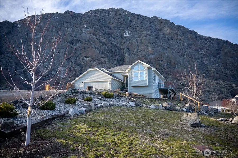 2206 Summit Drive, Oroville, WA 98844 - #2