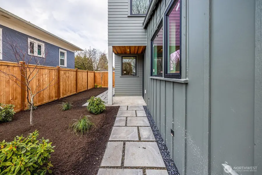 8321 25th Avenue Nw #B, Seattle, WA 98117 - #3