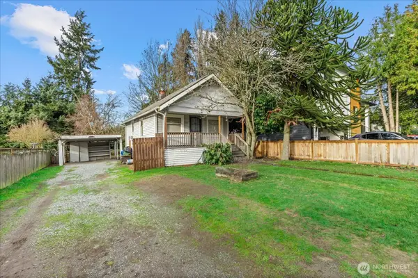 9007 Dayton Avenue N, Seattle, WA 98103