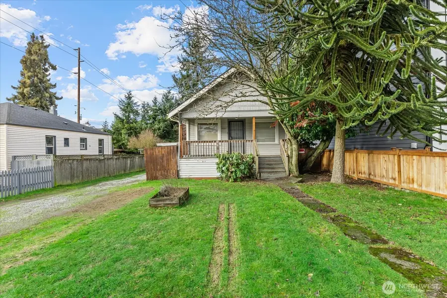 9007 Dayton Avenue N, Seattle, WA 98103 - #2