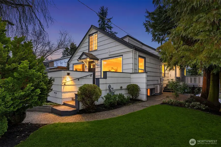 3234 35th Avenue W, Seattle, WA 98199 - #3