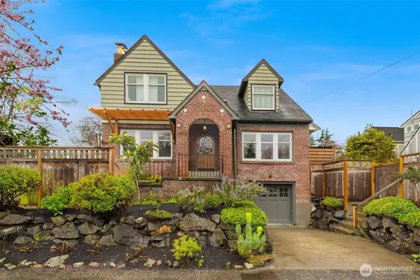 2502 E Roanoke Street, Seattle, WA 98112