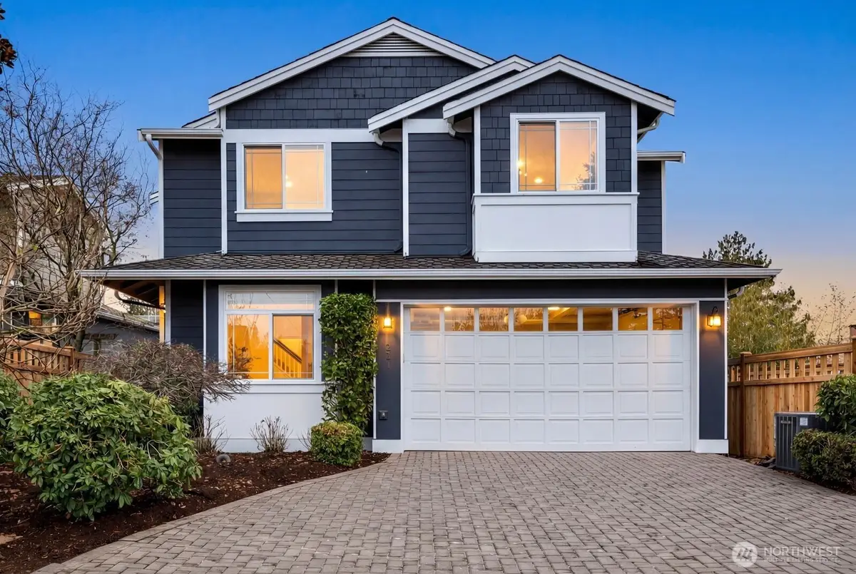 221 4th Street S, Kirkland, WA 98033 - #1