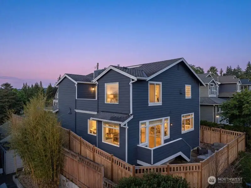 221 4th Street S, Kirkland, WA 98033 - #3