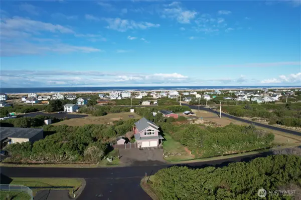 1003 Greenview Avenue, Ocean Shores, WA 98569