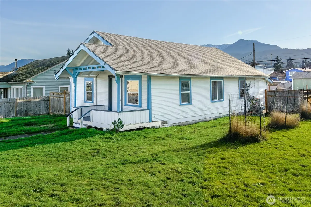 734 W 4th St, Port Angeles, WA 98363 - #1
