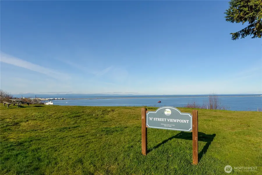 734 W 4th St, Port Angeles, WA 98363 - #2