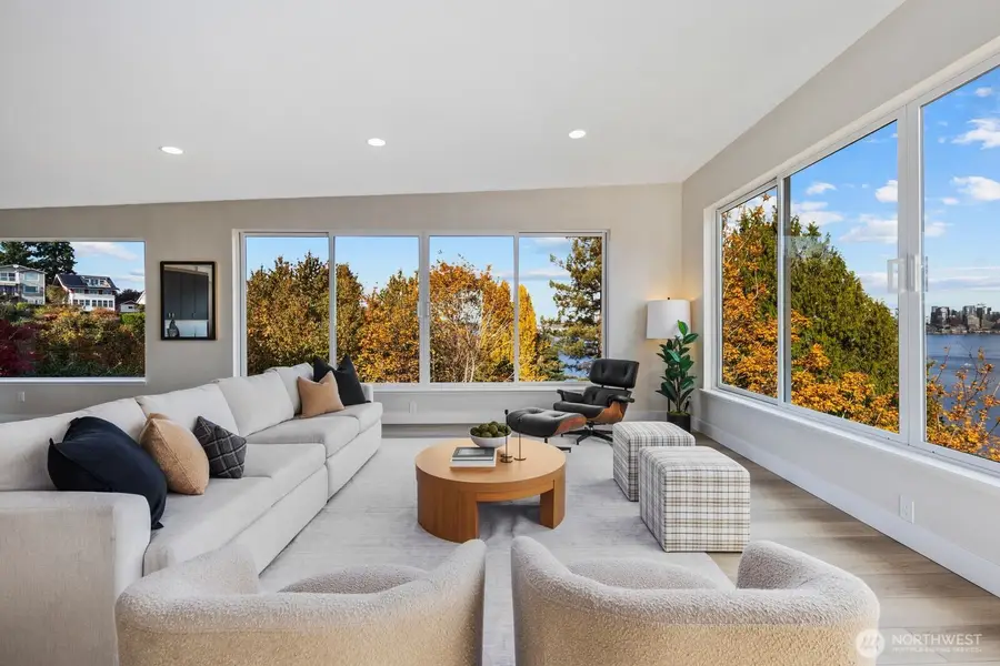 1701 41st Avenue Sw, Seattle, WA 98116 - #3