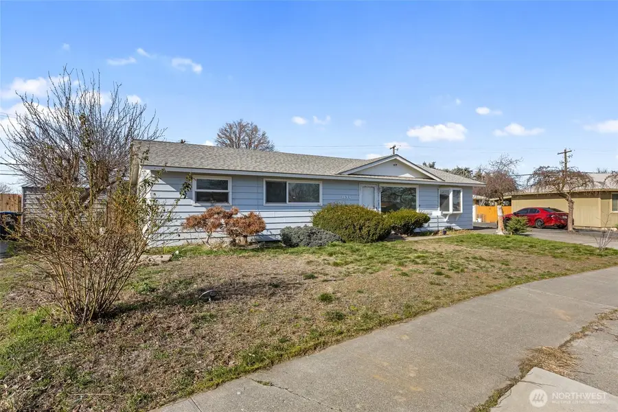 1634 S Wallace Street, Moses Lake, WA 98837 - #3