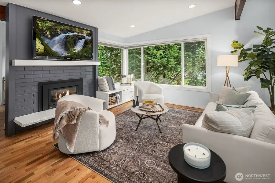 909 110th Avenue Se, Bellevue, WA 98004 - #2