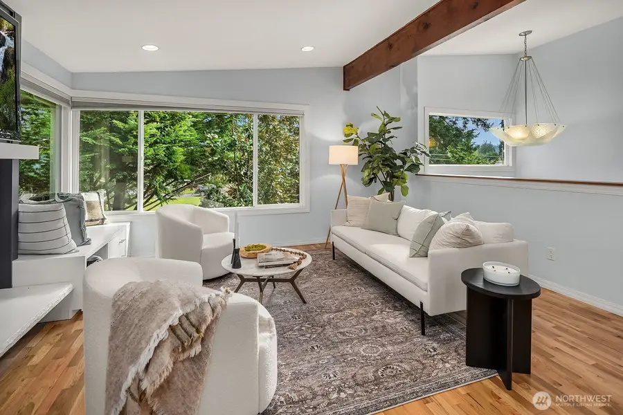 909 110th Avenue Se, Bellevue, WA 98004 - #3