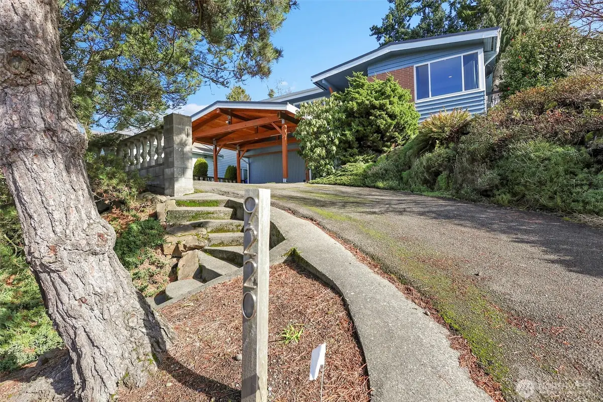 9220 10th Avenue Sw, Seattle, WA 98106 - #1