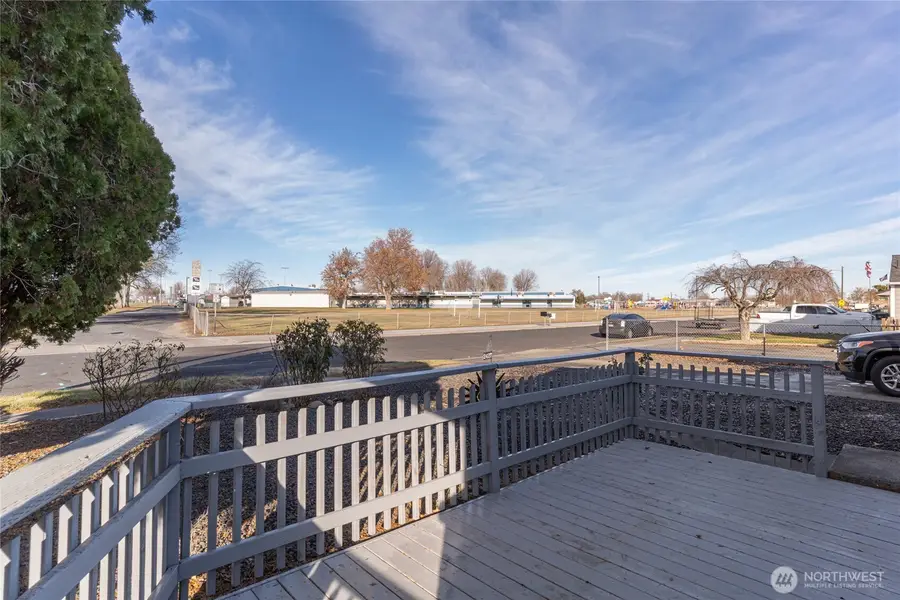 2427 W Texas Street, Moses Lake, WA 98837 - #3