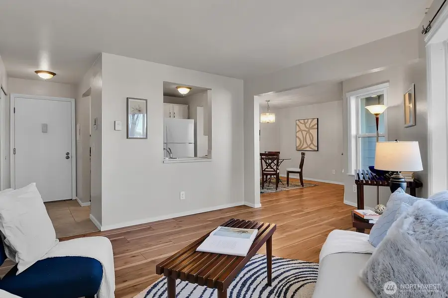 3413 Gilman Avenue W #201, Seattle, WA 98199 - #3