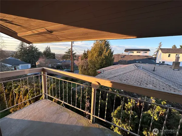 9818 61st Avenue S, Seattle, WA 98118